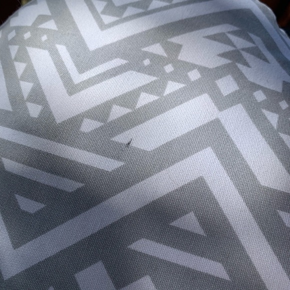 3 pillows vs pink - Picture 3 of 9